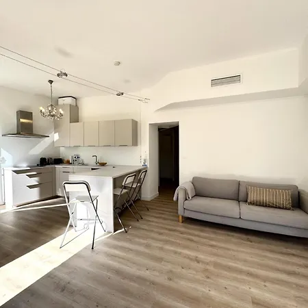 Cc Ot L Atelier Du Collet Old Town Promenade Des Nice