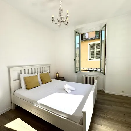 Cc Ot L Atelier Du Collet Old Town Promenade Des *